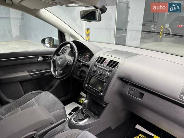 Серый Фольксваген Туран, объемом двигателя 0 л и пробегом 241 тыс. км за 12300 $, фото 7 на Automoto.ua