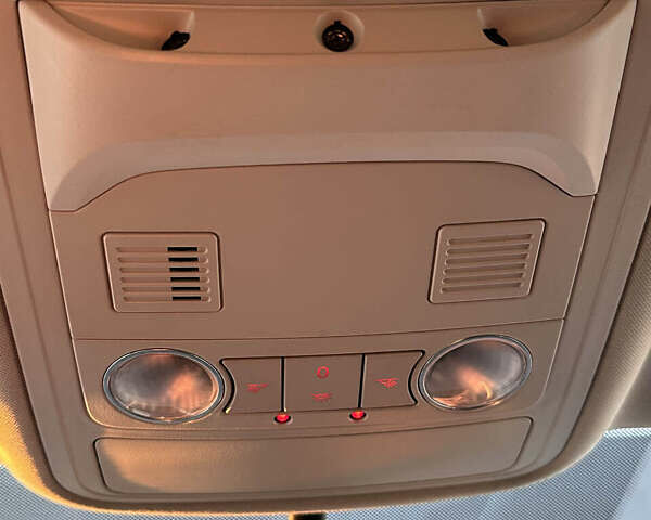 Серый Фольксваген Туран, объемом двигателя 1.39 л и пробегом 197 тыс. км за 8800 $, фото 30 на Automoto.ua