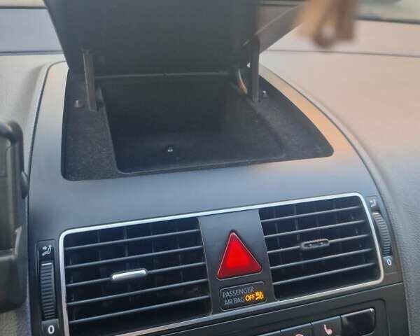 Серый Фольксваген Туран, объемом двигателя 1.97 л и пробегом 325 тыс. км за 14000 $, фото 7 на Automoto.ua