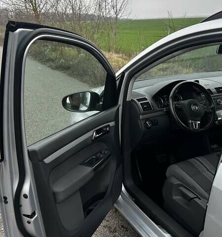 Сірий Фольксваген Туран, об'ємом двигуна 1.97 л та пробігом 318 тис. км за 9500 $, фото 12 на Automoto.ua