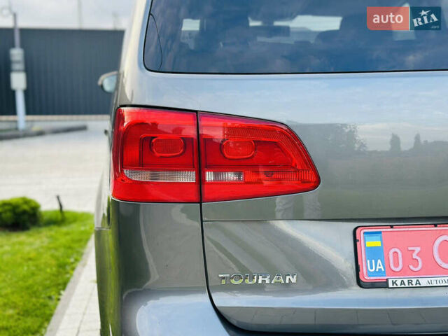 Серый Фольксваген Туран, объемом двигателя 1.6 л и пробегом 232 тыс. км за 11250 $, фото 25 на Automoto.ua