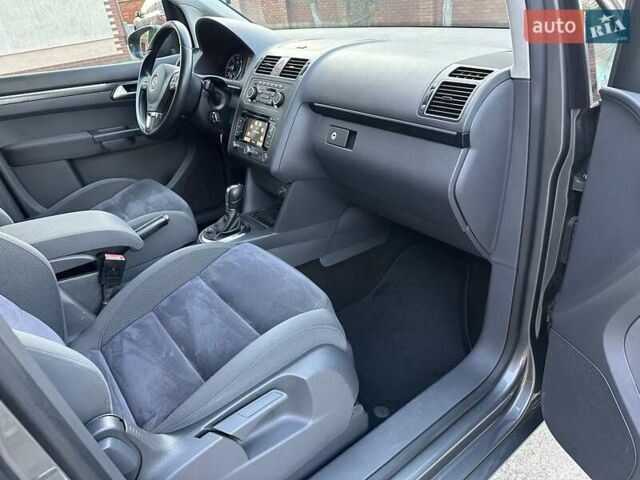 Сірий Фольксваген Туран, об'ємом двигуна 1.6 л та пробігом 232 тис. км за 11490 $, фото 29 на Automoto.ua