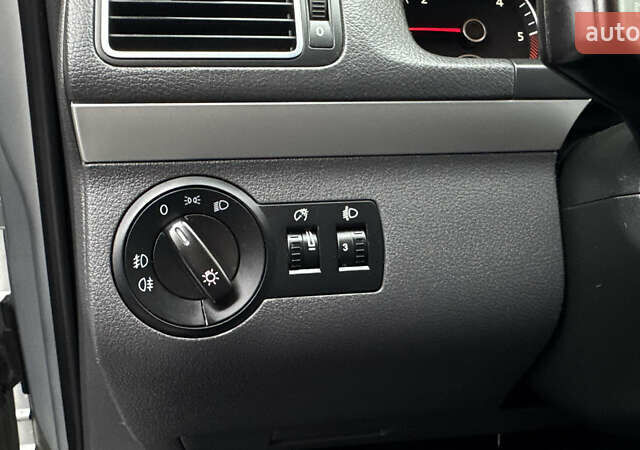 Сірий Фольксваген Туран, об'ємом двигуна 1.97 л та пробігом 200 тис. км за 11950 $, фото 41 на Automoto.ua