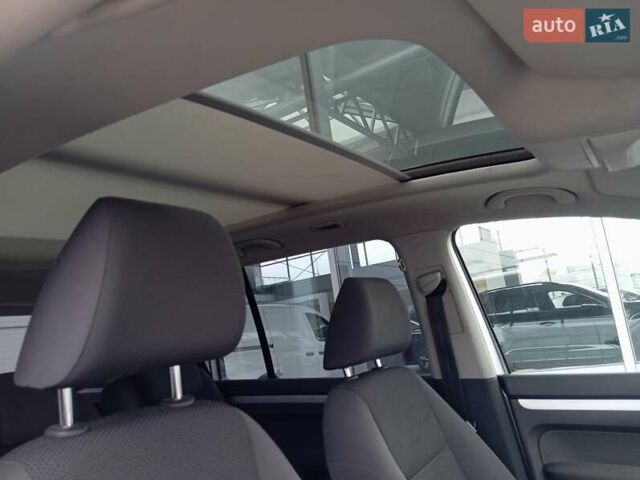 Серый Фольксваген Туран, объемом двигателя 1.39 л и пробегом 169 тыс. км за 11200 $, фото 25 на Automoto.ua