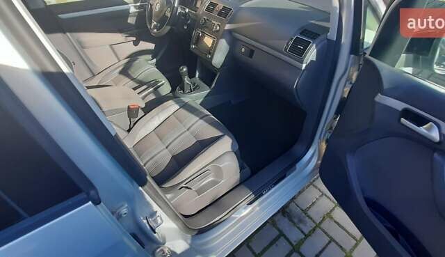 Серый Фольксваген Туран, объемом двигателя 1.6 л и пробегом 223 тыс. км за 11600 $, фото 9 на Automoto.ua