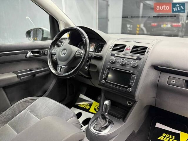 Серый Фольксваген Туран, объемом двигателя 0 л и пробегом 241 тыс. км за 12300 $, фото 6 на Automoto.ua