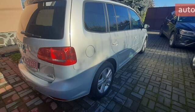 Серый Фольксваген Туран, объемом двигателя 1.6 л и пробегом 223 тыс. км за 11600 $, фото 1 на Automoto.ua