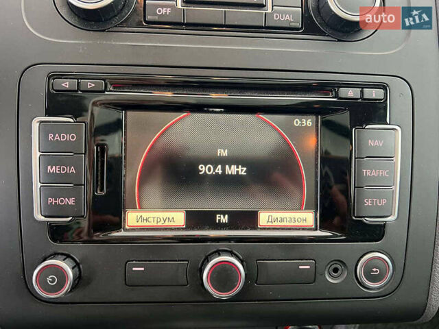 Сірий Фольксваген Туран, об'ємом двигуна 1.6 л та пробігом 269 тис. км за 10990 $, фото 30 на Automoto.ua