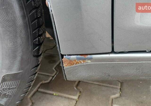 Серый Фольксваген Туран, объемом двигателя 1.6 л и пробегом 315 тыс. км за 10700 $, фото 11 на Automoto.ua