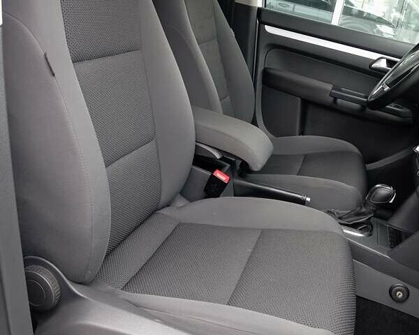 Серый Фольксваген Туран, объемом двигателя 1.39 л и пробегом 169 тыс. км за 11200 $, фото 23 на Automoto.ua