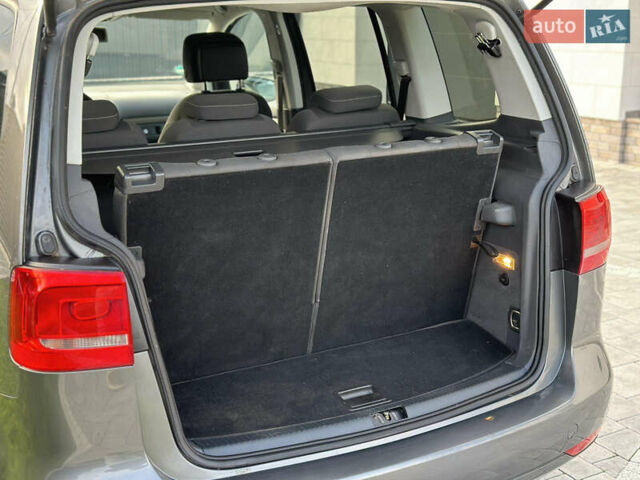 Серый Фольксваген Туран, объемом двигателя 1.6 л и пробегом 232 тыс. км за 11250 $, фото 30 на Automoto.ua