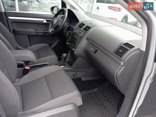 Серый Фольксваген Туран, объемом двигателя 1.39 л и пробегом 169 тыс. км за 11200 $, фото 24 на Automoto.ua