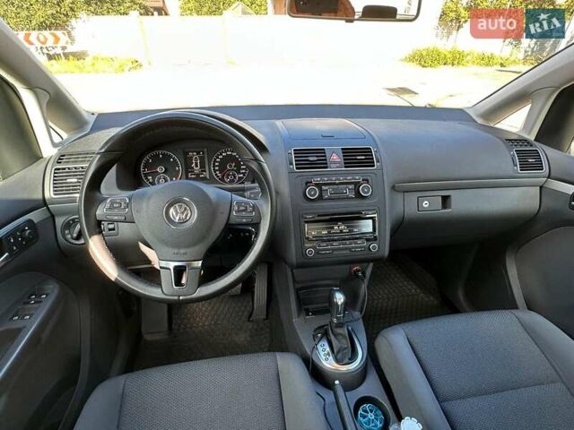 Сірий Фольксваген Туран, об'ємом двигуна 1.97 л та пробігом 52 тис. км за 16500 $, фото 5 на Automoto.ua