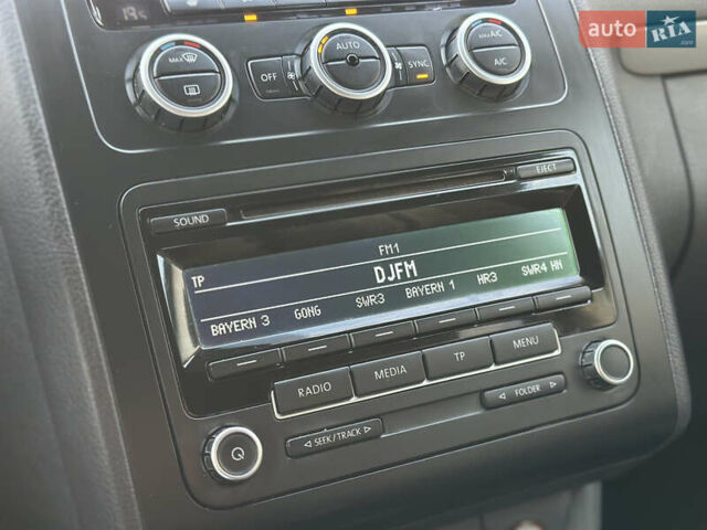 Серый Фольксваген Туран, объемом двигателя 1.6 л и пробегом 232 тыс. км за 11250 $, фото 44 на Automoto.ua