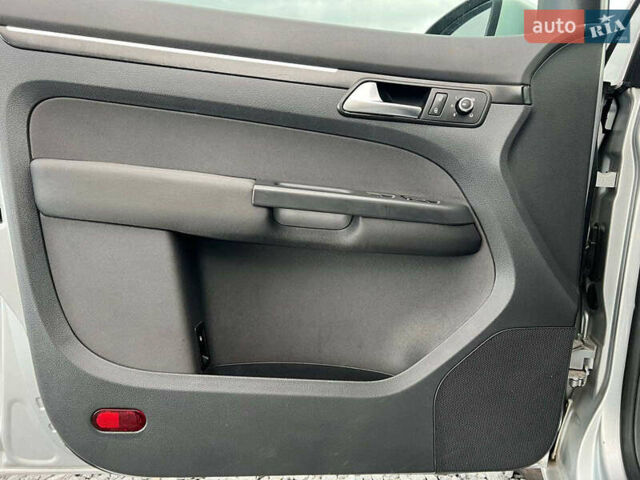 Сірий Фольксваген Туран, об'ємом двигуна 1.6 л та пробігом 269 тис. км за 10990 $, фото 14 на Automoto.ua