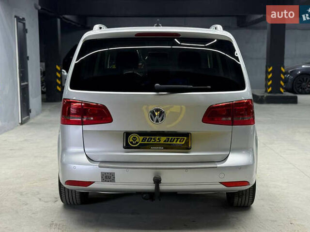 Серый Фольксваген Туран, объемом двигателя 0 л и пробегом 241 тыс. км за 12300 $, фото 4 на Automoto.ua