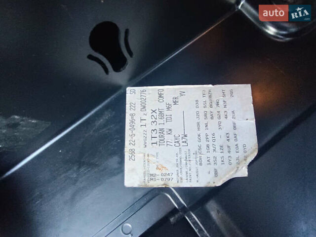 Сірий Фольксваген Туран, об'ємом двигуна 1.6 л та пробігом 271 тис. км за 9750 $, фото 20 на Automoto.ua