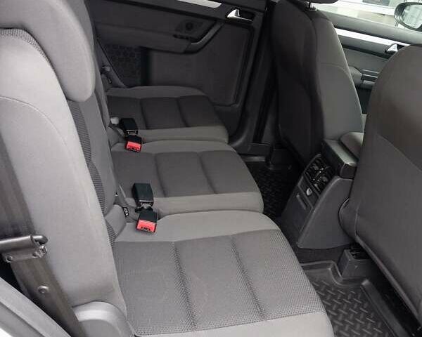 Серый Фольксваген Туран, объемом двигателя 1.39 л и пробегом 169 тыс. км за 11200 $, фото 26 на Automoto.ua