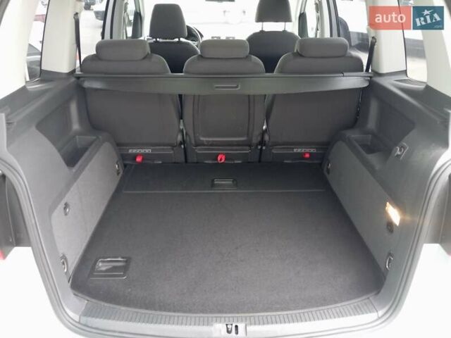 Серый Фольксваген Туран, объемом двигателя 1.39 л и пробегом 169 тыс. км за 11200 $, фото 28 на Automoto.ua