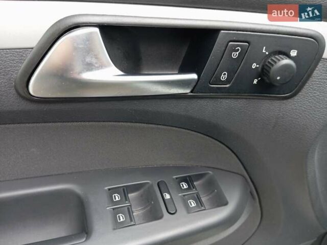 Серый Фольксваген Туран, объемом двигателя 1.39 л и пробегом 169 тыс. км за 11200 $, фото 9 на Automoto.ua