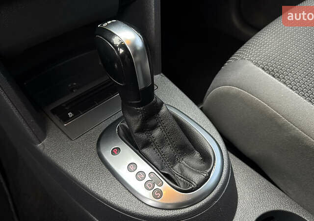 Сірий Фольксваген Туран, об'ємом двигуна 1.97 л та пробігом 200 тис. км за 11950 $, фото 38 на Automoto.ua