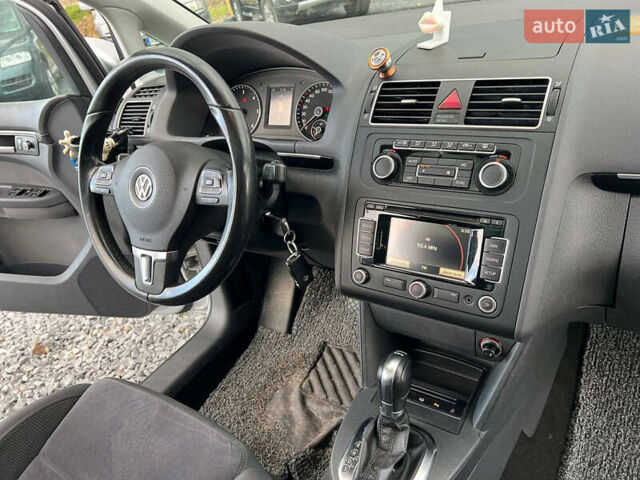 Сірий Фольксваген Туран, об'ємом двигуна 1.6 л та пробігом 269 тис. км за 10990 $, фото 46 на Automoto.ua
