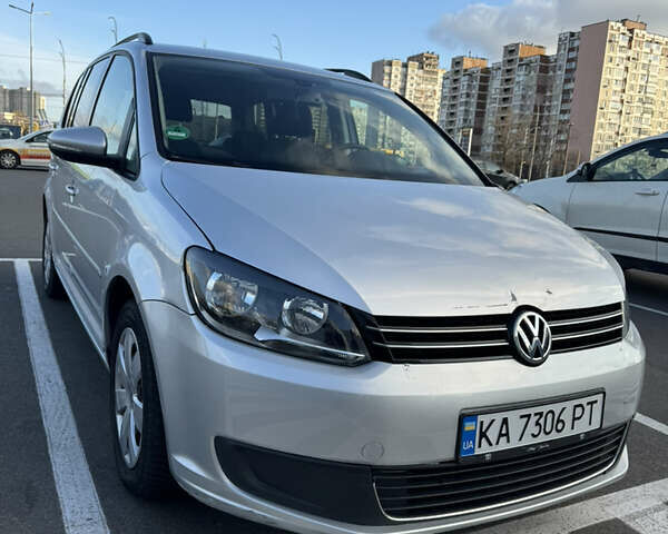 Сірий Фольксваген Туран, об'ємом двигуна 1.39 л та пробігом 206 тис. км за 10500 $, фото 2 на Automoto.ua