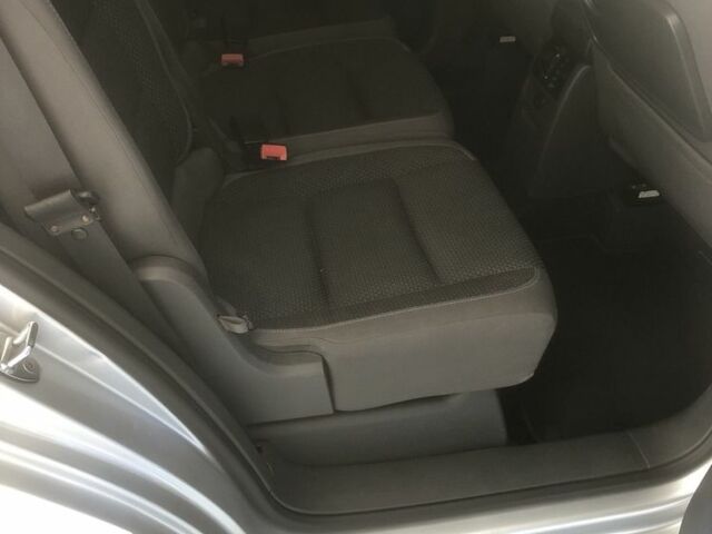 Серый Фольксваген Туран, объемом двигателя 1.6 л и пробегом 260 тыс. км за 11000 $, фото 12 на Automoto.ua