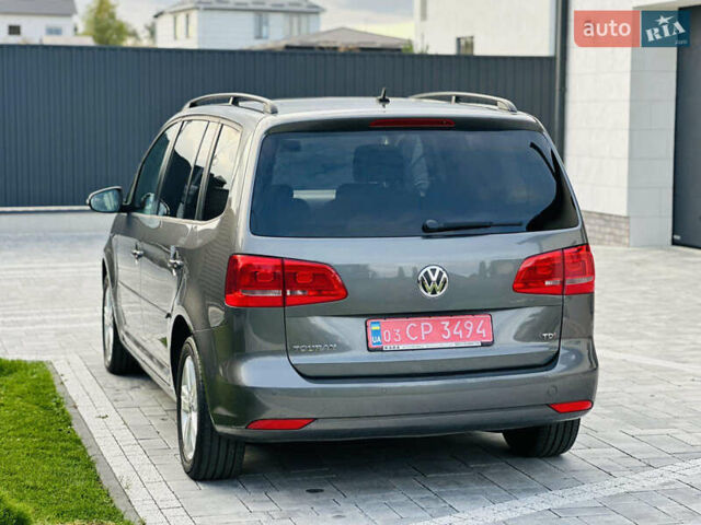 Серый Фольксваген Туран, объемом двигателя 1.6 л и пробегом 232 тыс. км за 11250 $, фото 7 на Automoto.ua
