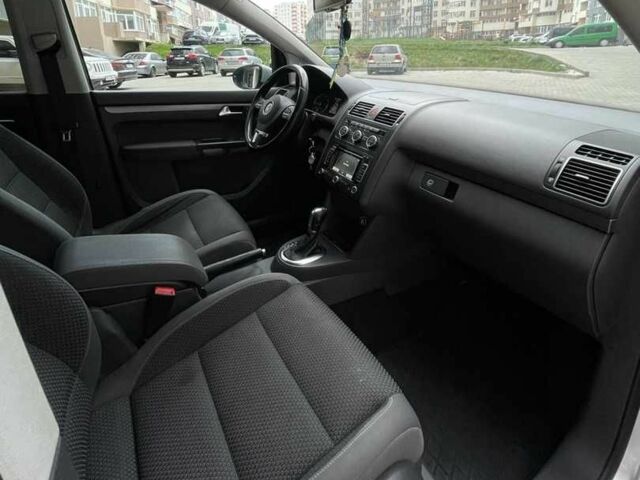 Серый Фольксваген Туран, объемом двигателя 1.6 л и пробегом 290 тыс. км за 9900 $, фото 9 на Automoto.ua