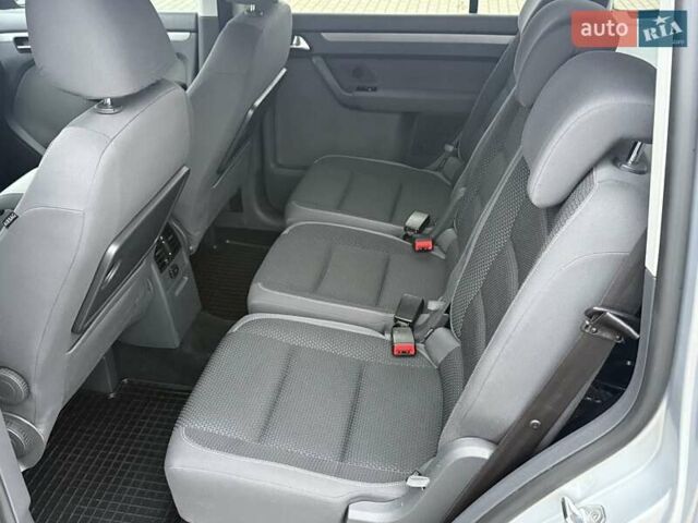 Сірий Фольксваген Туран, об'ємом двигуна 1.97 л та пробігом 319 тис. км за 10300 $, фото 11 на Automoto.ua