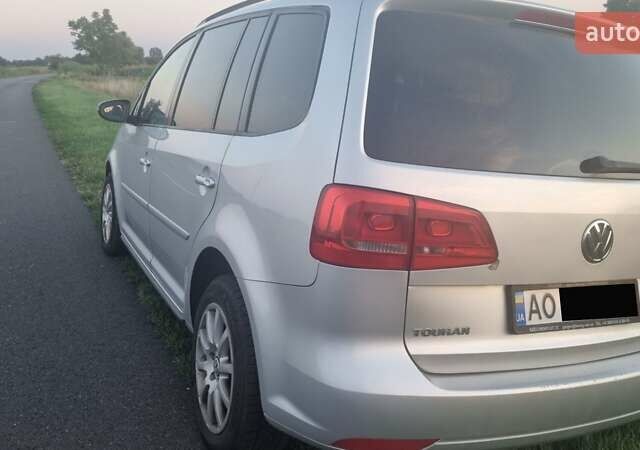 Серый Фольксваген Туран, объемом двигателя 1.6 л и пробегом 300 тыс. км за 9600 $, фото 10 на Automoto.ua