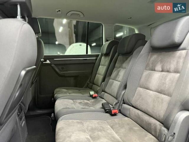 Серый Фольксваген Туран, объемом двигателя 0 л и пробегом 241 тыс. км за 12300 $, фото 13 на Automoto.ua