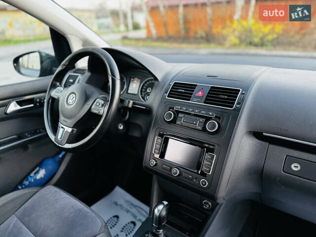 Серый Фольксваген Туран, объемом двигателя 2 л и пробегом 278 тыс. км за 11950 $, фото 40 на Automoto.ua