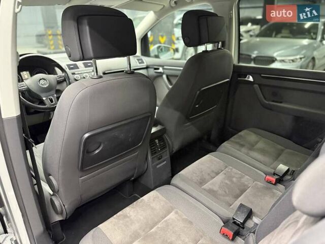 Серый Фольксваген Туран, объемом двигателя 0 л и пробегом 241 тыс. км за 12300 $, фото 14 на Automoto.ua