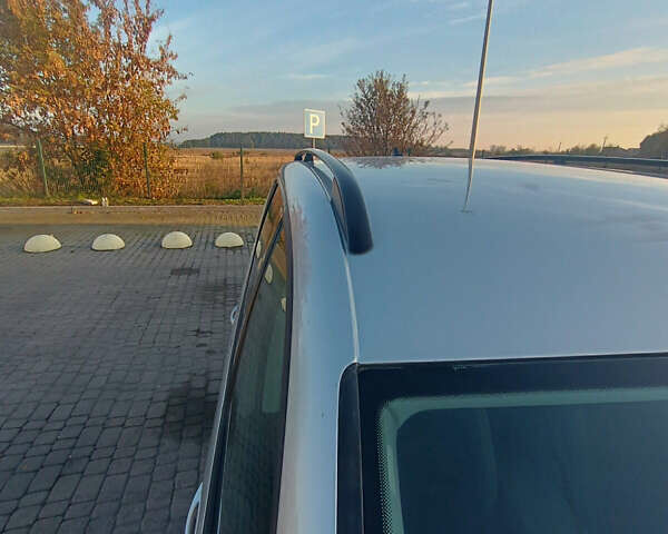 Сірий Фольксваген Туран, об'ємом двигуна 1.6 л та пробігом 271 тис. км за 9750 $, фото 29 на Automoto.ua