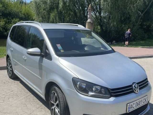 Серый Фольксваген Туран, объемом двигателя 1.6 л и пробегом 260 тыс. км за 11000 $, фото 2 на Automoto.ua