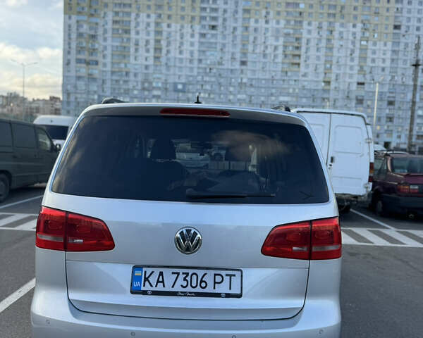 Сірий Фольксваген Туран, об'ємом двигуна 1.39 л та пробігом 206 тис. км за 10500 $, фото 5 на Automoto.ua