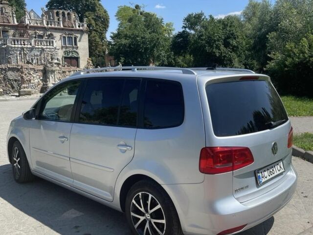 Серый Фольксваген Туран, объемом двигателя 1.6 л и пробегом 260 тыс. км за 11000 $, фото 5 на Automoto.ua