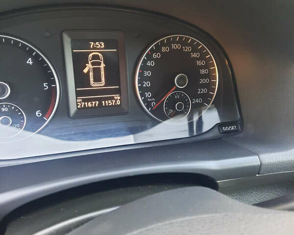 Сірий Фольксваген Туран, об'ємом двигуна 1.6 л та пробігом 271 тис. км за 9750 $, фото 31 на Automoto.ua