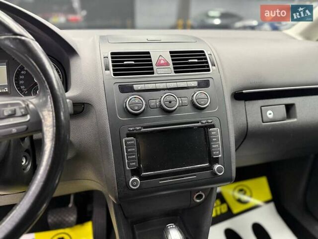 Серый Фольксваген Туран, объемом двигателя 0 л и пробегом 241 тыс. км за 12300 $, фото 18 на Automoto.ua