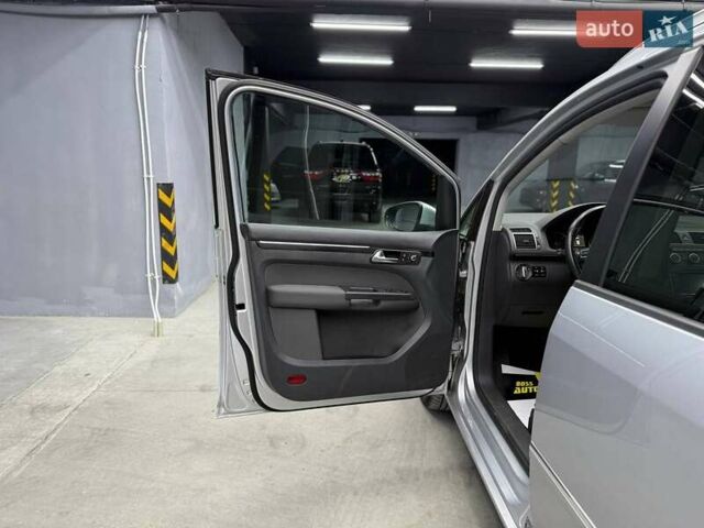 Серый Фольксваген Туран, объемом двигателя 0 л и пробегом 241 тыс. км за 12300 $, фото 25 на Automoto.ua