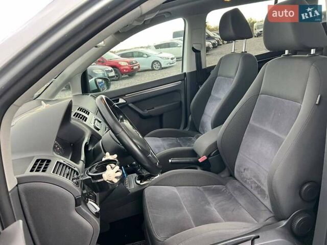 Сірий Фольксваген Туран, об'ємом двигуна 1.6 л та пробігом 269 тис. км за 10990 $, фото 17 на Automoto.ua