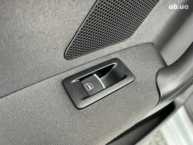 Сірий Фольксваген Туран, об'ємом двигуна 1.6 л та пробігом 269 тис. км за 10990 $, фото 35 на Automoto.ua