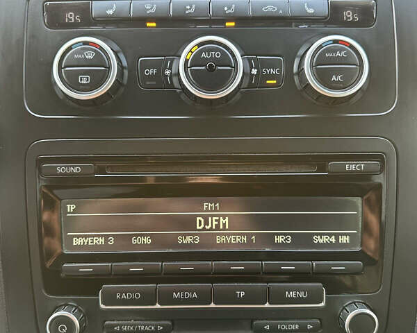 Серый Фольксваген Туран, объемом двигателя 1.6 л и пробегом 232 тыс. км за 11250 $, фото 41 на Automoto.ua