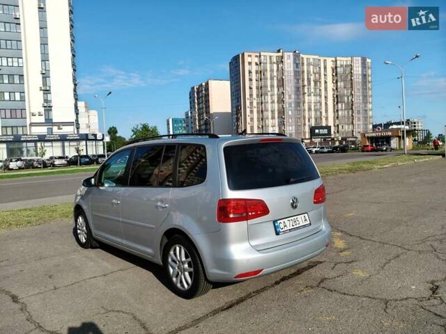 Серый Фольксваген Туран, объемом двигателя 1.6 л и пробегом 380 тыс. км за 10600 $, фото 3 на Automoto.ua