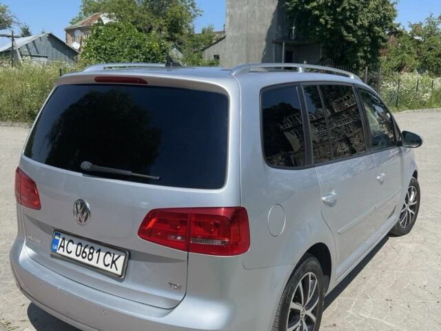 Серый Фольксваген Туран, объемом двигателя 1.6 л и пробегом 260 тыс. км за 11000 $, фото 7 на Automoto.ua