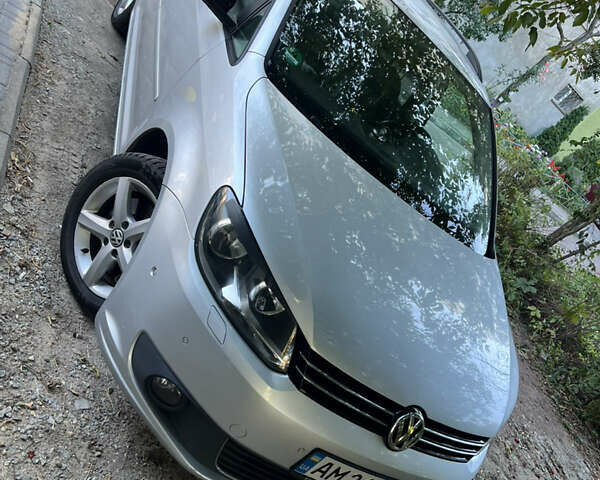 Серый Фольксваген Туран, объемом двигателя 1.98 л и пробегом 260 тыс. км за 11400 $, фото 1 на Automoto.ua