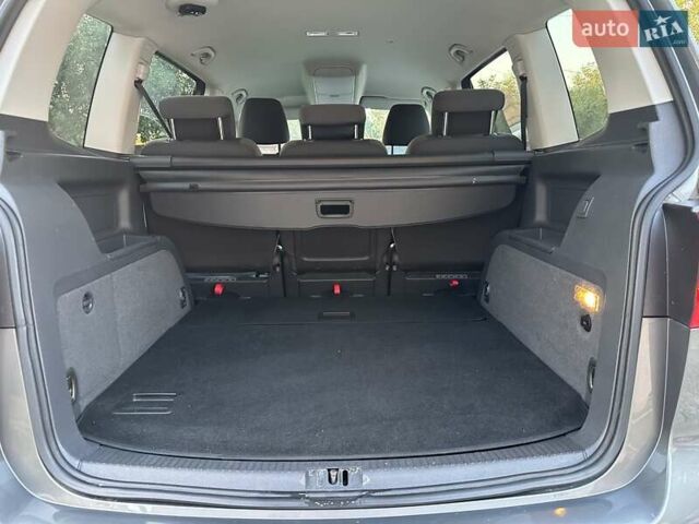 Сірий Фольксваген Туран, об'ємом двигуна 1.6 л та пробігом 232 тис. км за 11490 $, фото 45 на Automoto.ua