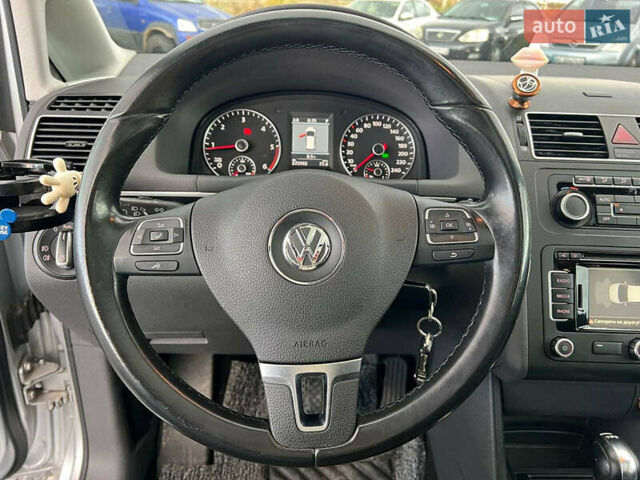 Сірий Фольксваген Туран, об'ємом двигуна 1.6 л та пробігом 269 тис. км за 10990 $, фото 26 на Automoto.ua